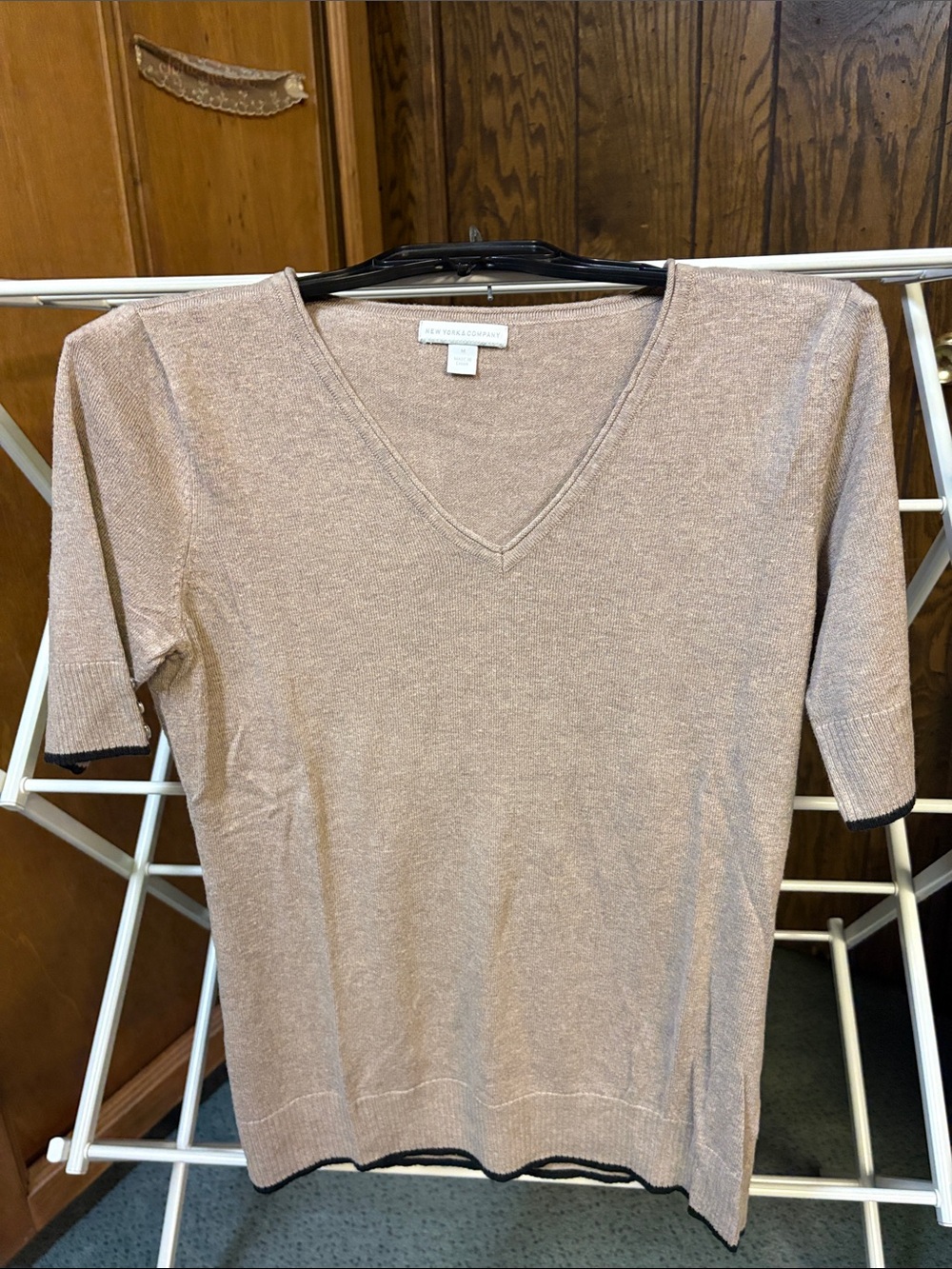 New York & Company Beige V-Neck Elbow-Sleeve Top